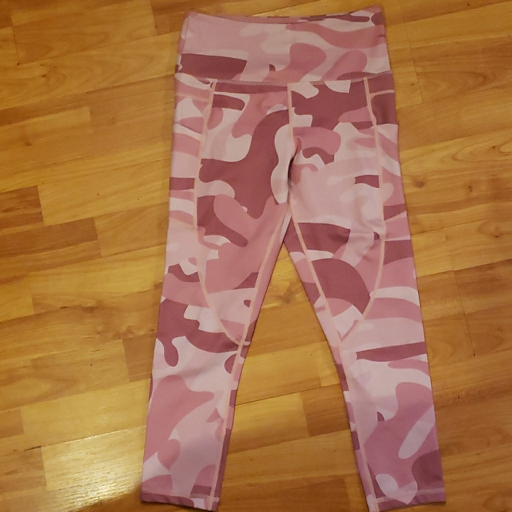 Zyia Pink Camo Pocket Light n Tight HR Capri